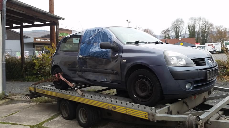 Lackierarbeiten an einem Renault Clio - Vorher Bild